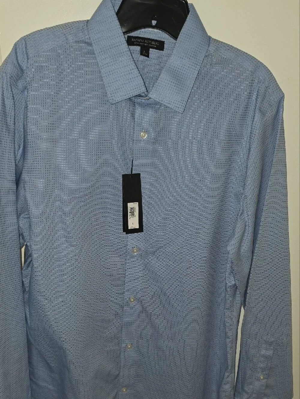 Banana Republic Men’s Light Blue Micro-Pattern Dress Shirt